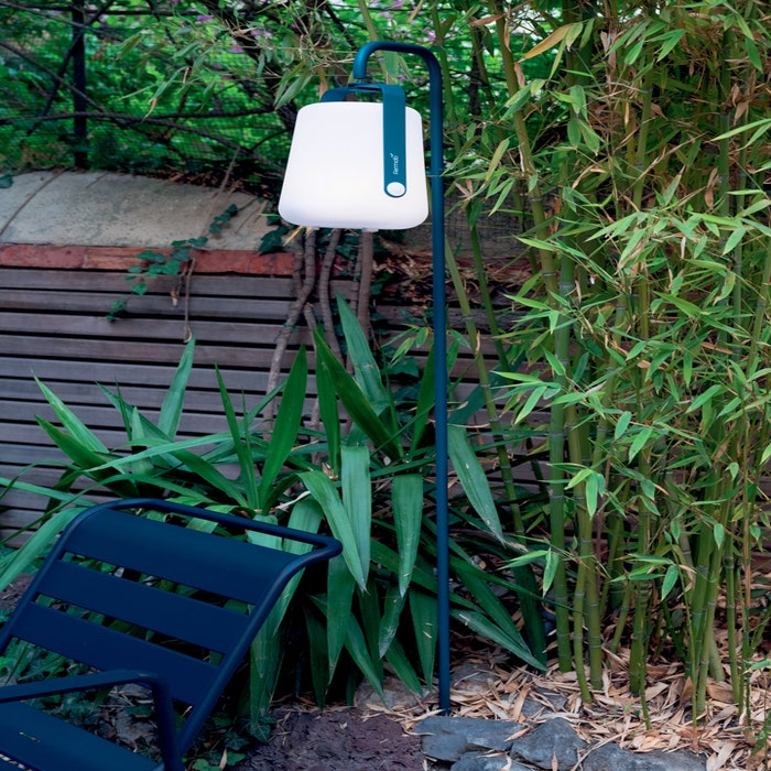 UPRIGHT STAND