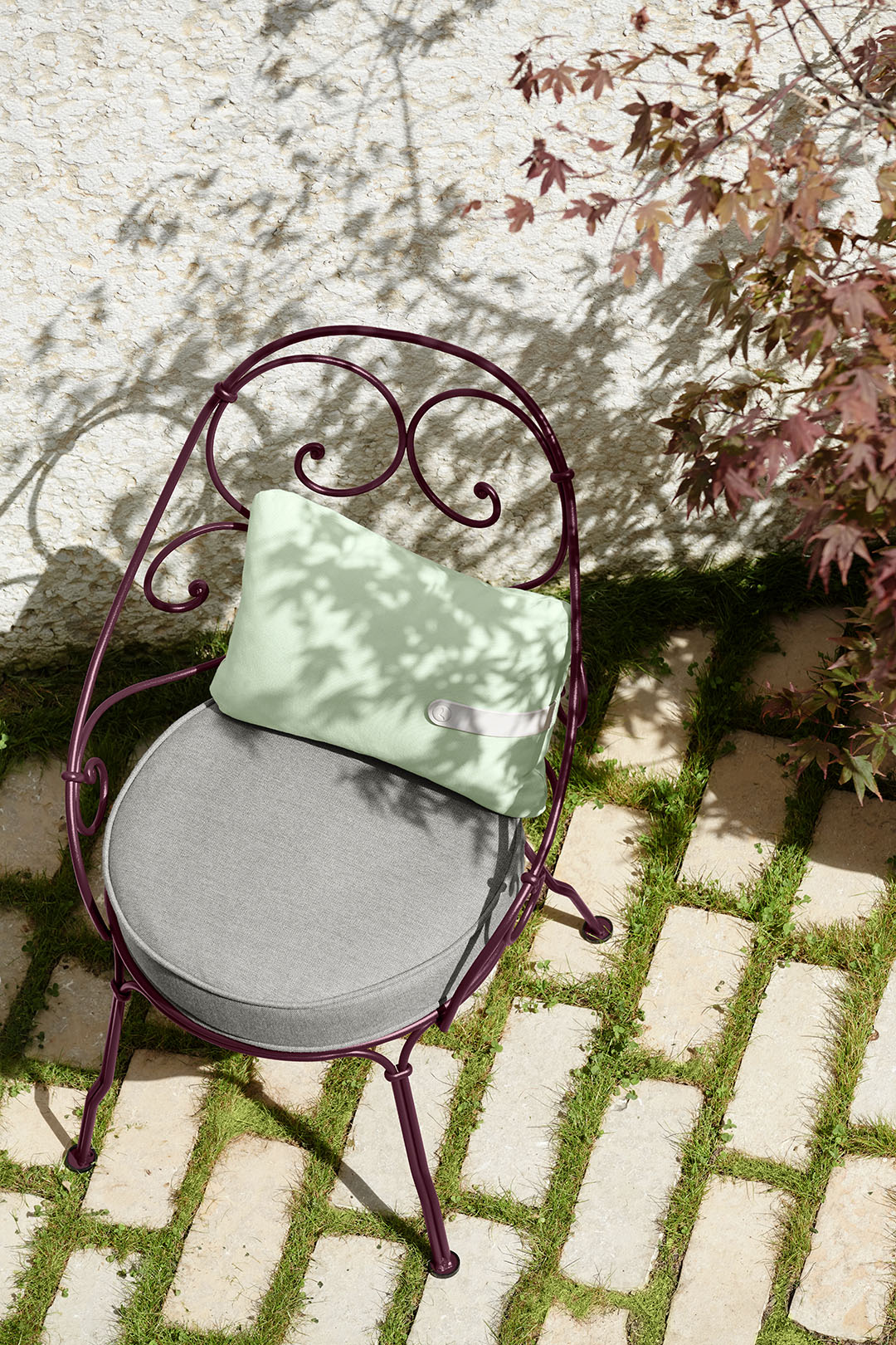style romantique, fauteuil, table basse, fauteuil de jardin, fauteuil avec coussin